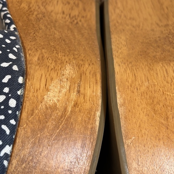 DESIGN Editions for Gap Wood Wedge Sandal - Picture 7 of 16